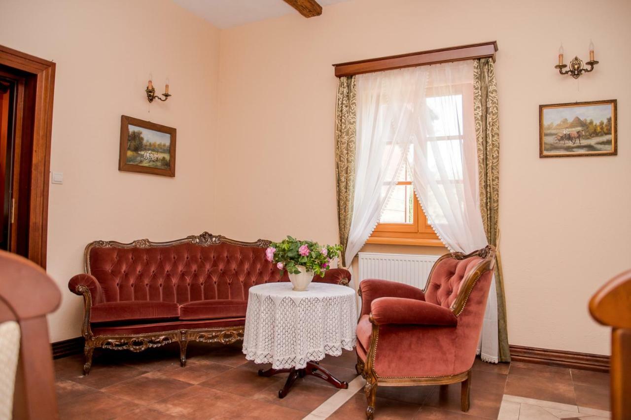 Hotel Dwor Woskrzenice Biała Podlaska Exteriér fotografie